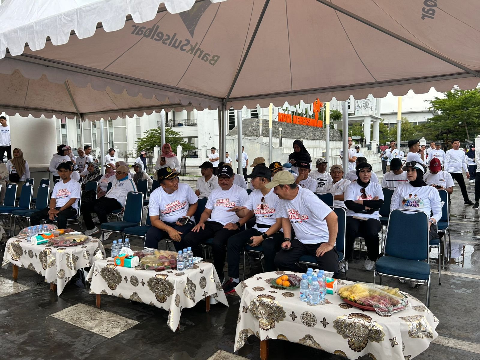 Jalan Sehat Sulsel Anti mager Kota Palopo. Gub Sulsel : Budayakan Hidup Sehat