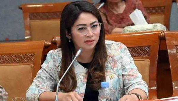 Eva Stevani Rataba (Anggota DPR RI), Berbagi Kasih Tanpa Batas di Toraja