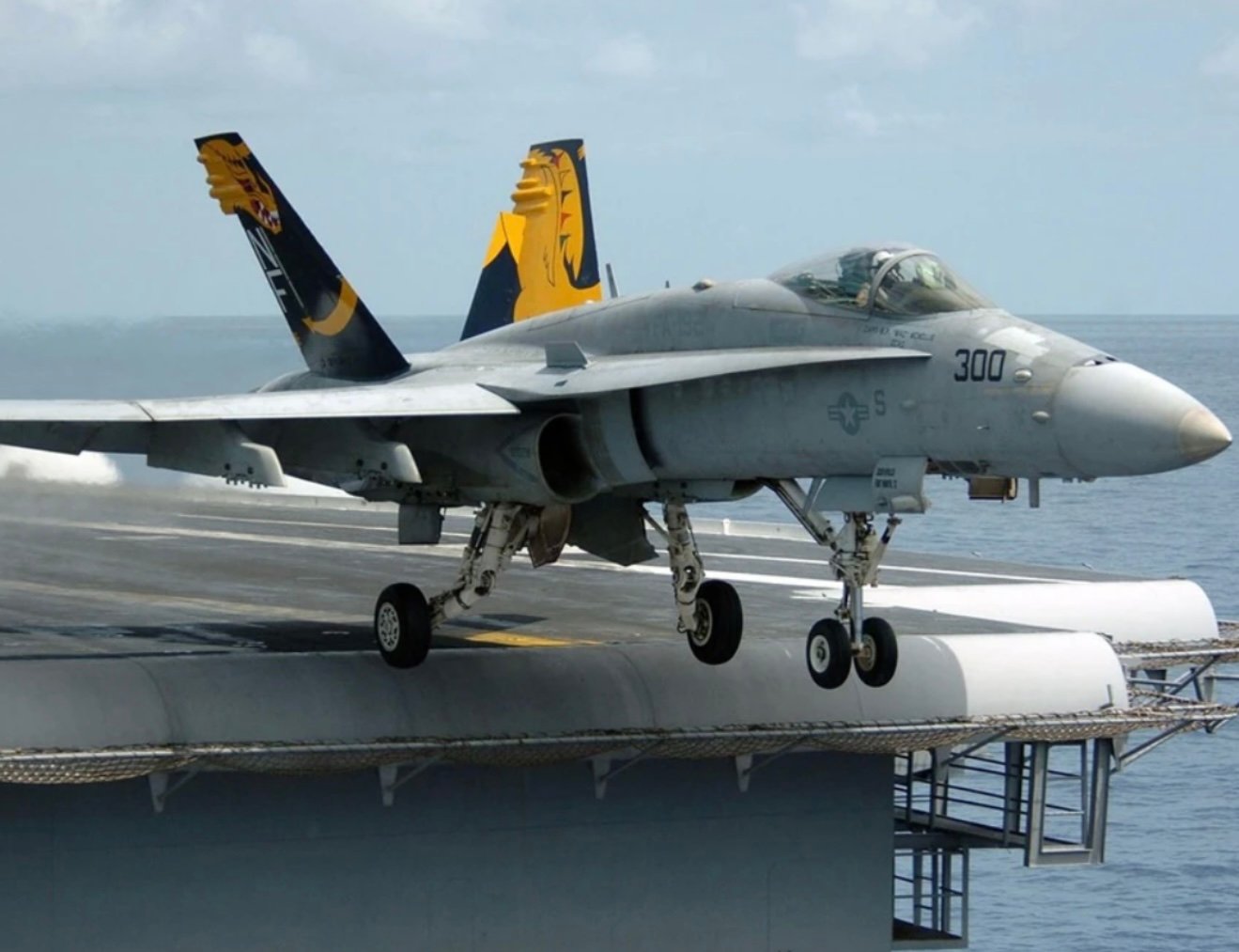 Jet Tempur-Helikopter Militer AS Jatuh di Laut China Selatan